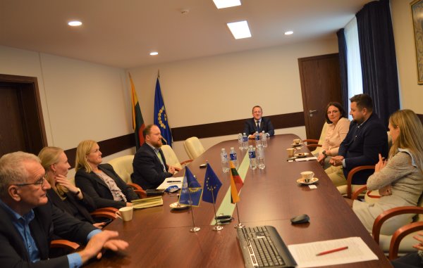 "Ukraine International Airlines" atstovai Savivaldybėje diskutavo apie galimybę...
