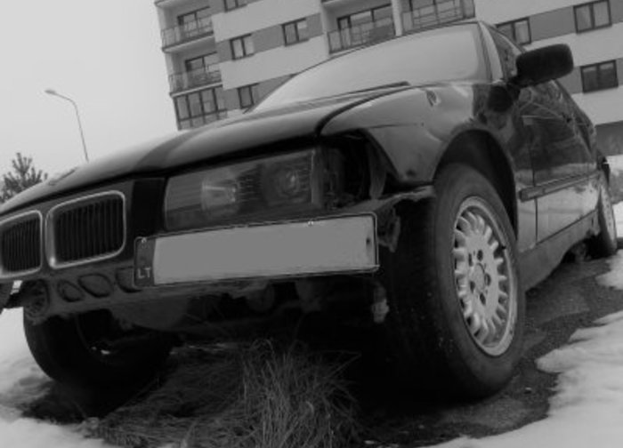 Neeksploatuojamos transporto priemonės šalinamos iš bendro naudojimo vietų