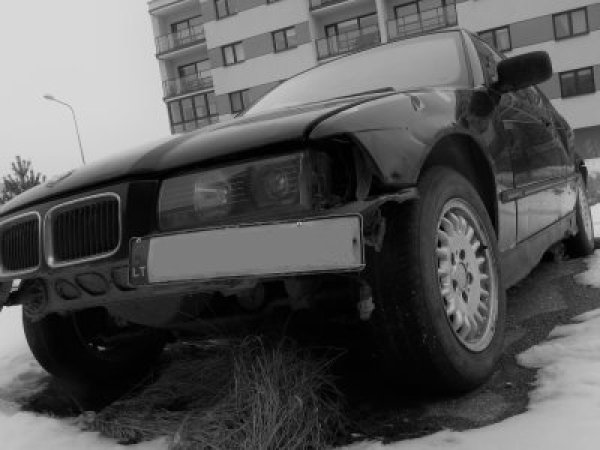 Neeksploatuojamos transporto priemonės šalinamos iš bendro naudojimo vietų
