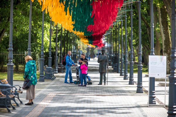 Valstybės dieną Palangoje – Tautiška giesmė, ore plazdenanti šventinė nuotaika ir jaukūs...
