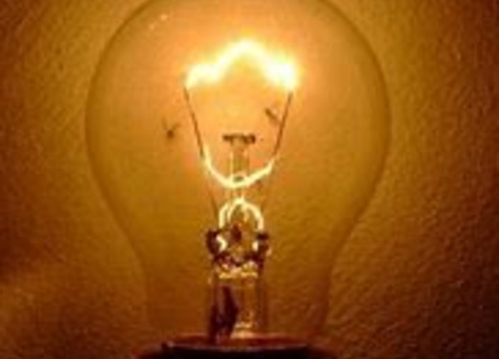 Nuspręskite patys, iš ko pirksite elektros energiją savo namams