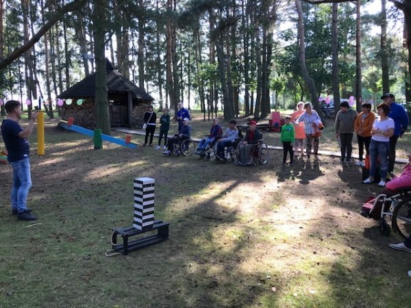 Sutrikusio intelekto žmonių globos bendrija “Palangos viltis” vykdomo projekto “Šypsenų oazė”...