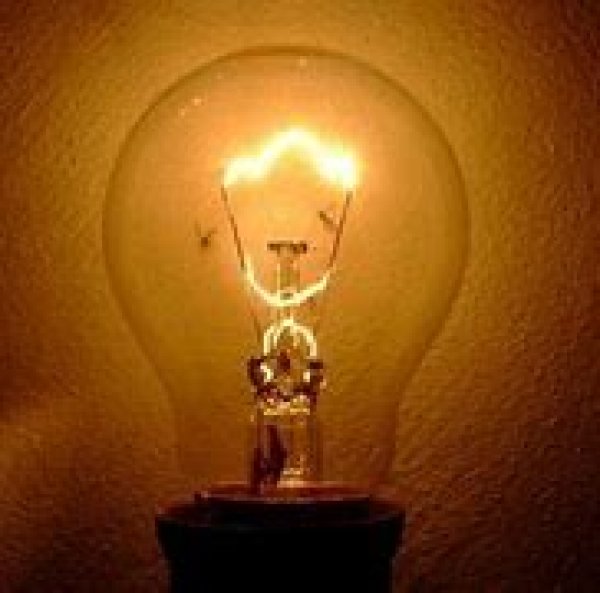 Nuspręskite patys, iš ko pirksite elektros energiją savo namams