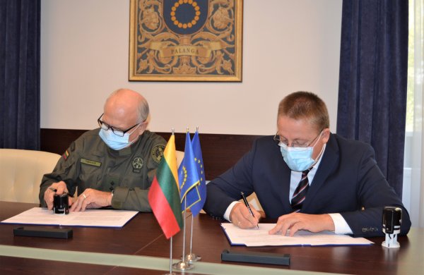 Atnaujinta bendradarbiavimo sutartis su Valstybės sienos apsaugos tarnybos Pagėgių pasienio rinktine