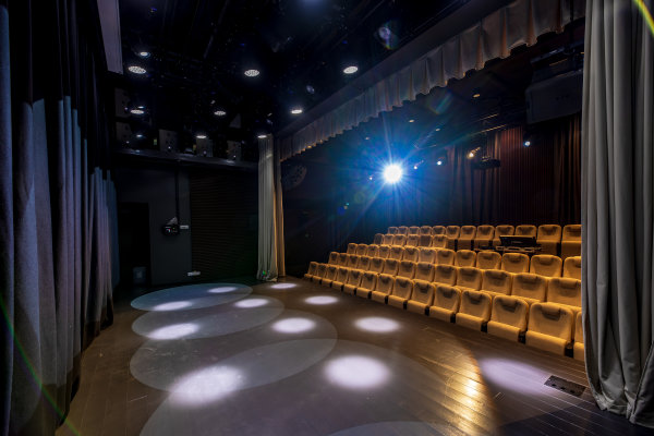 „Grubusis“ teatras kviečia į spektaklį „Marso naujienos“