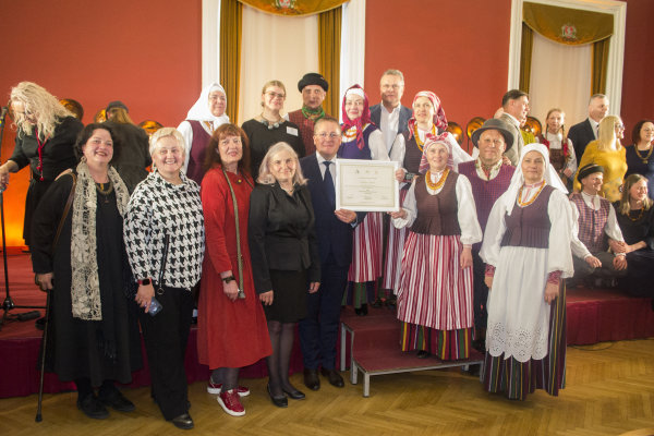  Palangai iškilmingai įteiktas Nematerialaus kultūros paveldo sertifikatas