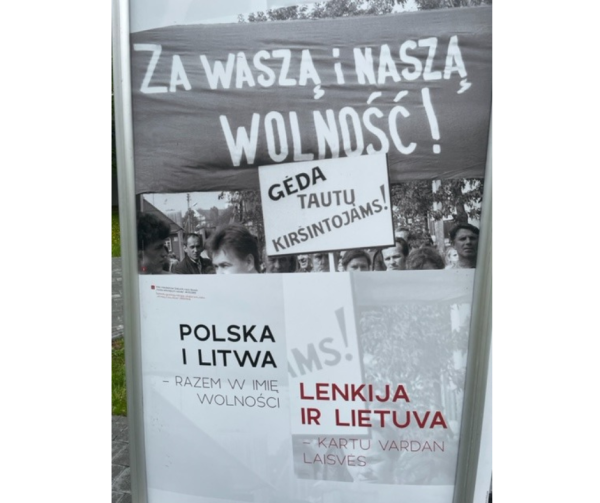 Antano Mončio namų-muziejaus prieigose veikia lauko paroda „Lenkija ir Lietuva - kartu vardan...