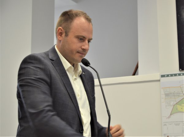 Prisiekė naujas Savivaldybės tarybos narys Martynas Girininkas
