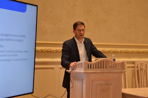 Energetikos ministras D. Kreivys: Pirmasis jūrinio vėjo parkas užtikrins ne tik energetinę...