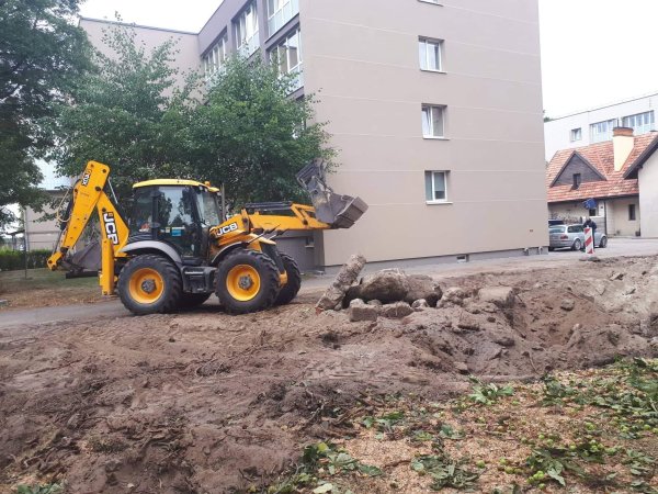 Pradedami daugiabučių gyvenamųjų namų kiemų tvarkymo darbai
