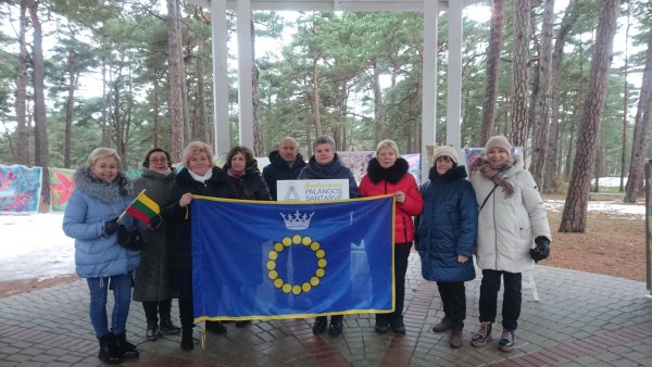 Birutės parko rotondą papuošė bendruomenės „Palangos santarvė“ narių darbų paroda