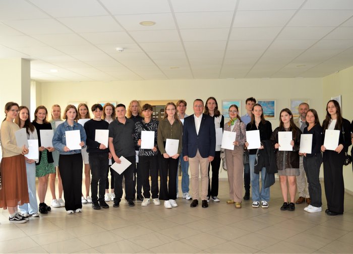 Geriausiai besimokantiems Palangos moksleiviams įteiktos piniginės premijos