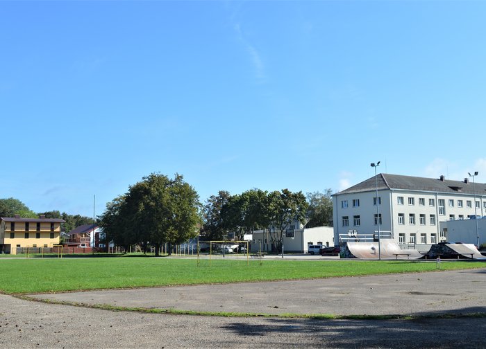 Pasirašyta rangos darbų sutartis dėl Palangos senosios gimnazijos stadiono atnaujinimo
