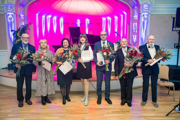 Nusipelniusiems palangiškiams – Garbės ženklai ir Palangos miesto premijos
