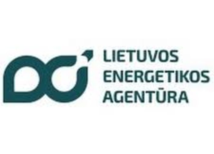 Artėja saulės ir vėjo jėgainių elektros gamybos pikas – energijos kaupimo pajėgumus įsirengiantis...