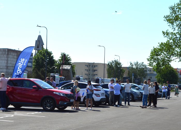 Ilgai lauktos naujienos: Palangoje atidarytas greito elektromobilių įkrovimo parkas