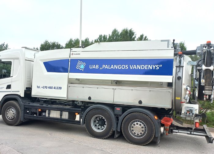 Naujoji vamzdynams plauti skirta technika taupo vandentiekininkų laiką ir resursus