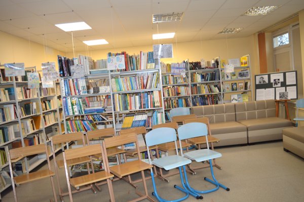 Džiugūs pokyčiai Palangos V. Jurgučio progimnazijoje – bibliotekos erdvės traukia jaunuosius...