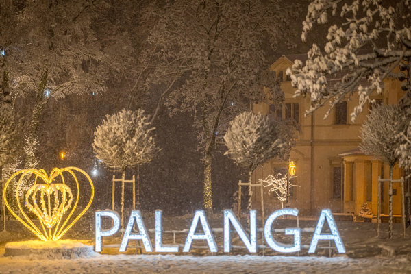 Jau netrukus Palanga įžiebs dvi Čiurlionio ir dar mažiausiai 90 eglučių – menininko paveikslų...