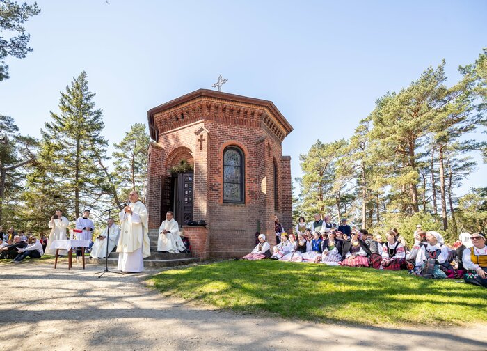 Lietuvoje šeštadienį paskelbus gedulą, keičiama Jurginių festivalio programa