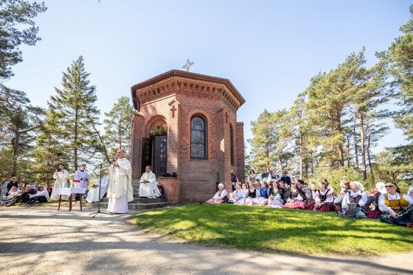 Lietuvoje šeštadienį paskelbus gedulą, keičiama Jurginių festivalio programa