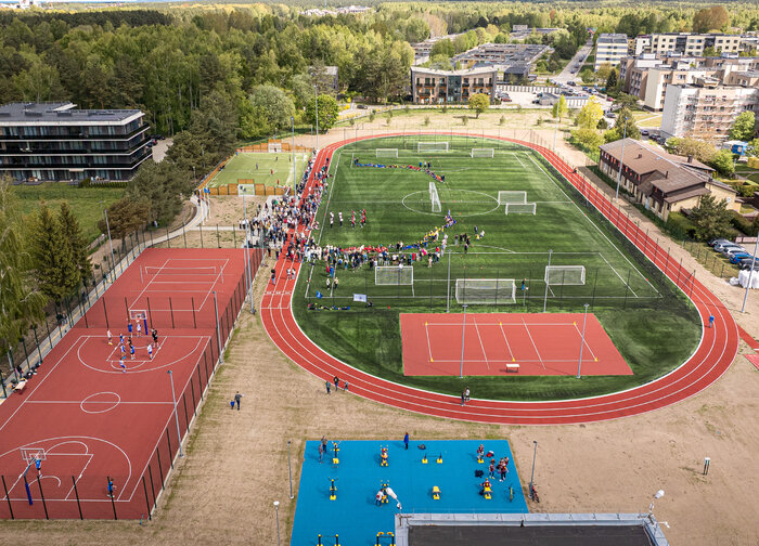 Visuomenei pristatytas atnaujintas Palangos „Baltijos“ pagrindinės mokyklos sporto kompleksas