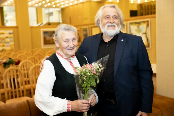 Seime pristatytos Palangos krašto menininkų V. Kuso ir J. Eidėnienės parodos