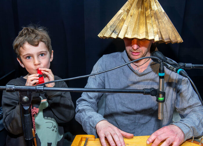 Kurhauzo nykštuko klubas. Stalo teatras „Išmani kepurė“