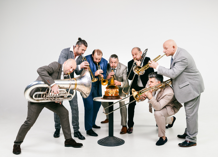 Muzika, humoras ir pučiamieji – austrai „Mnozil Brass“ grįžta į Palangą su jubiliejiniu šou