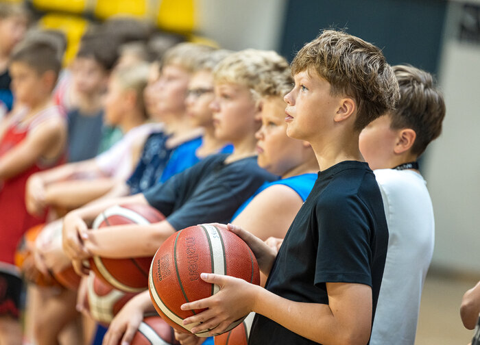 Palangoje atidaryta krepšinio stovykla, subūrusi daugiau nei 100 jaunųjų sportininkų