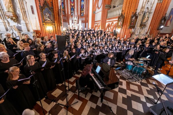 „Cantate Palangai“ virpins bažnyčios skliautus „Mišiose tango ritmu“