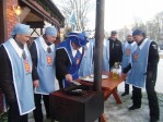 Stintų ordino riteriai rengiasi artėjančiai šventei.